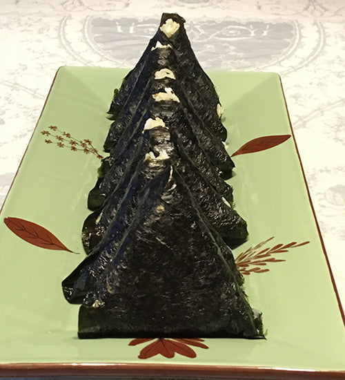 A New Kind of Lunch/Snack: Triangle Sushi (Samgak Kimbap) by Jenny Chang