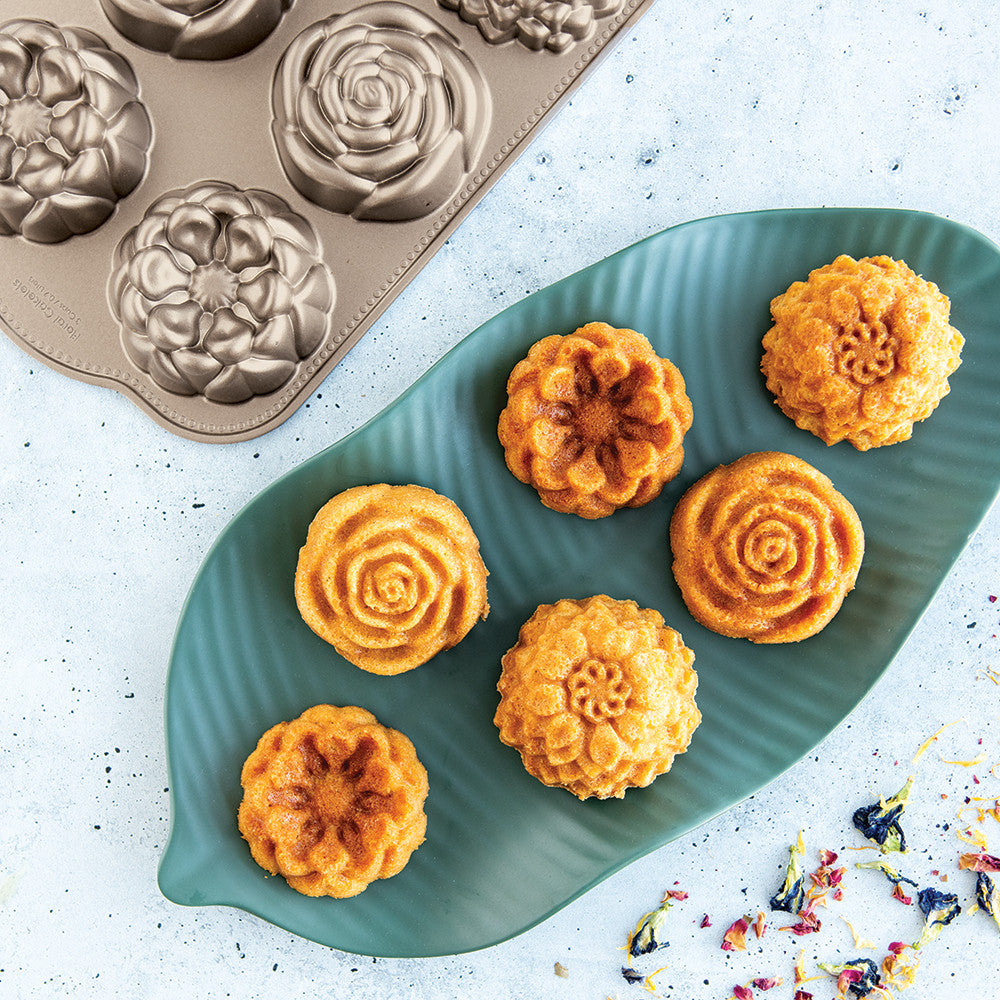 Nordic Ware Floral Cakelet Pan