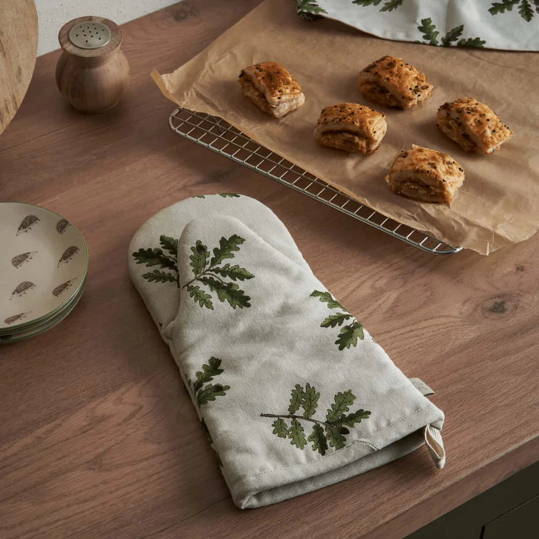 Acorn & Oak Oven Mitt