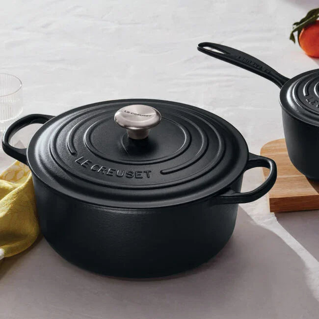 Le Creuset Signature Round Dutch Oven 5.5 qt - Licorice – Marcel's