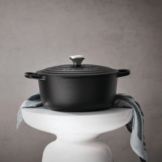 Le Creuset Signature Round Dutch Oven in Licorice 5.5 qt