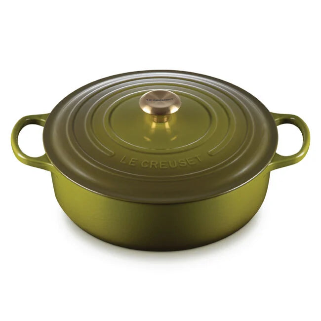 Le Creuset Signature Round Wide Oven in Olive 6.75 qt