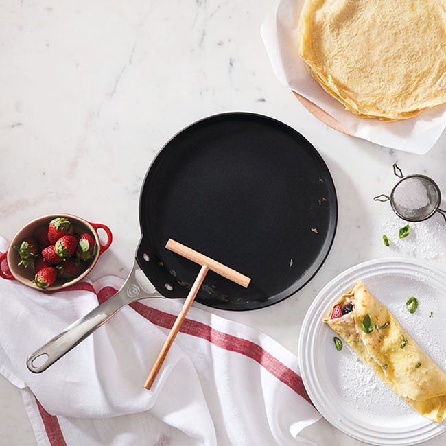 Le Creuset Toughened Non-stick PRO Crepe Pan 11"