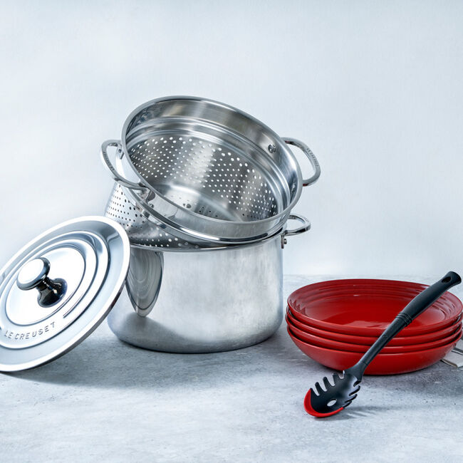 Le Creuset Signature Stainless Steel Stockpot with Colander Insert 9 qt