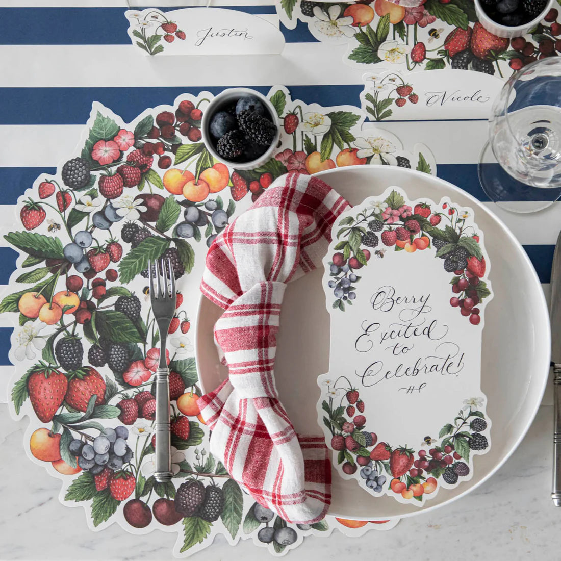 Die Cut Berry Wreath Paper Placemat