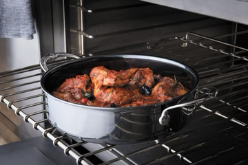 Hestan Nanobond Titanium Sauteuse, 3.5-Quart