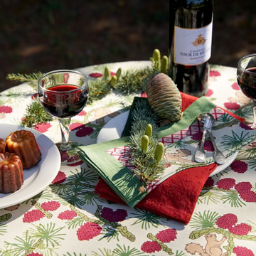 Couleur Nature Squirrel & Pinecone Red & Brown Napkin