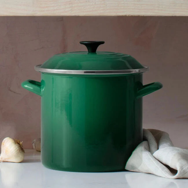 Le Creuset Stockpot in Artichaut 8 qt